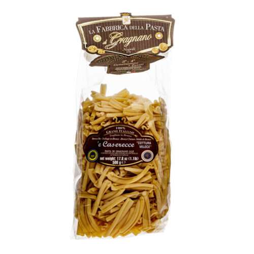 Traditioneel gemaakte pasta, lang gedroogd en door kopere platen gedraait van het merk Granano.